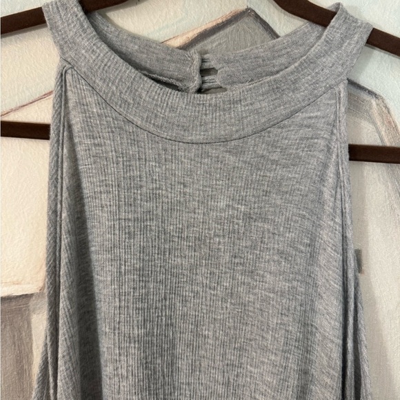 ANTHROPOLOGIE Lazy Sundays Grey Ribbed Halter Tank Size Small - Picture 3 of 10